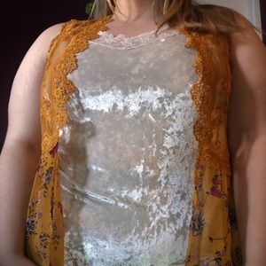 Yellow and white summer set